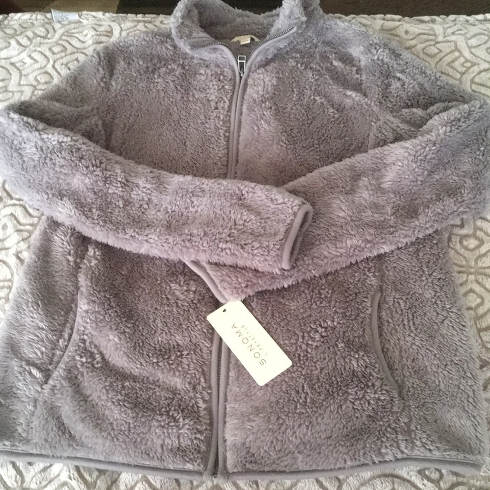 Fuzzy fleece Sonoma grey jacket.